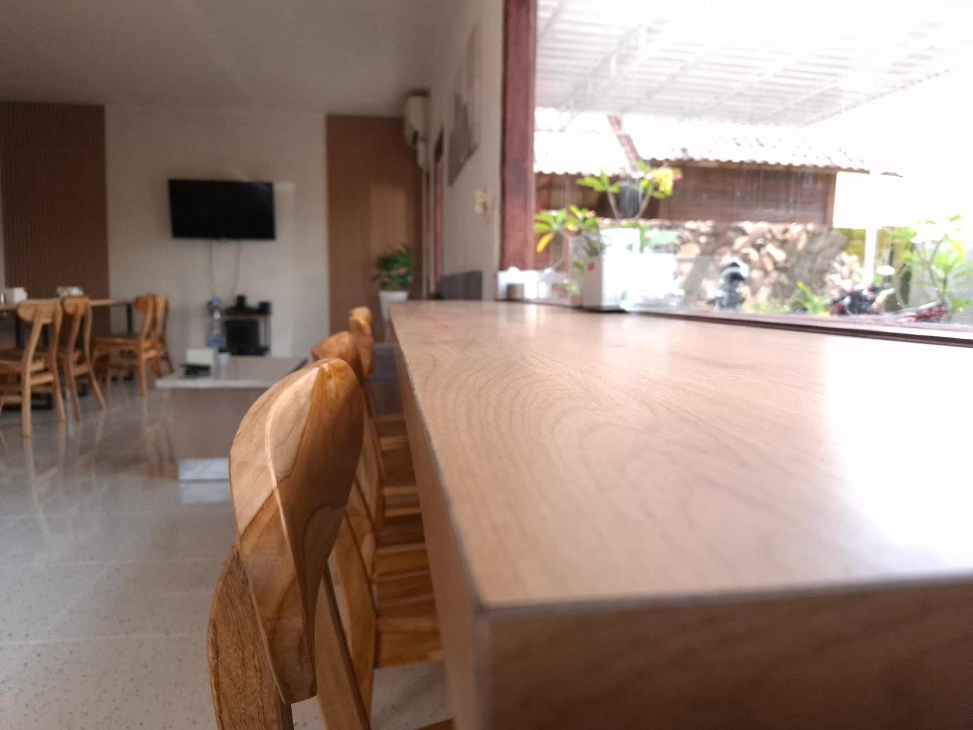 Mayeka Transit Hostel Bandara Internasional Lombok Praya Extérieur photo